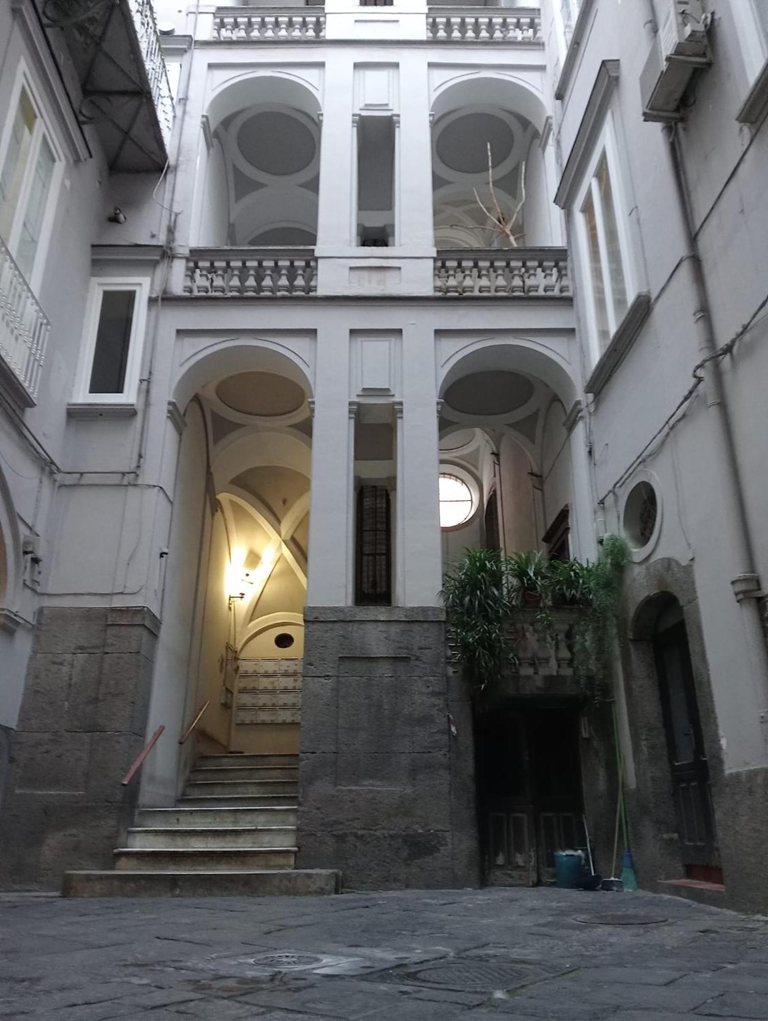Il Gatto E Pirouette Napoli